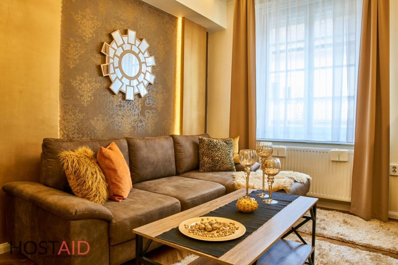 R7 Design Apartment - Hostaid Budapeste Exterior foto